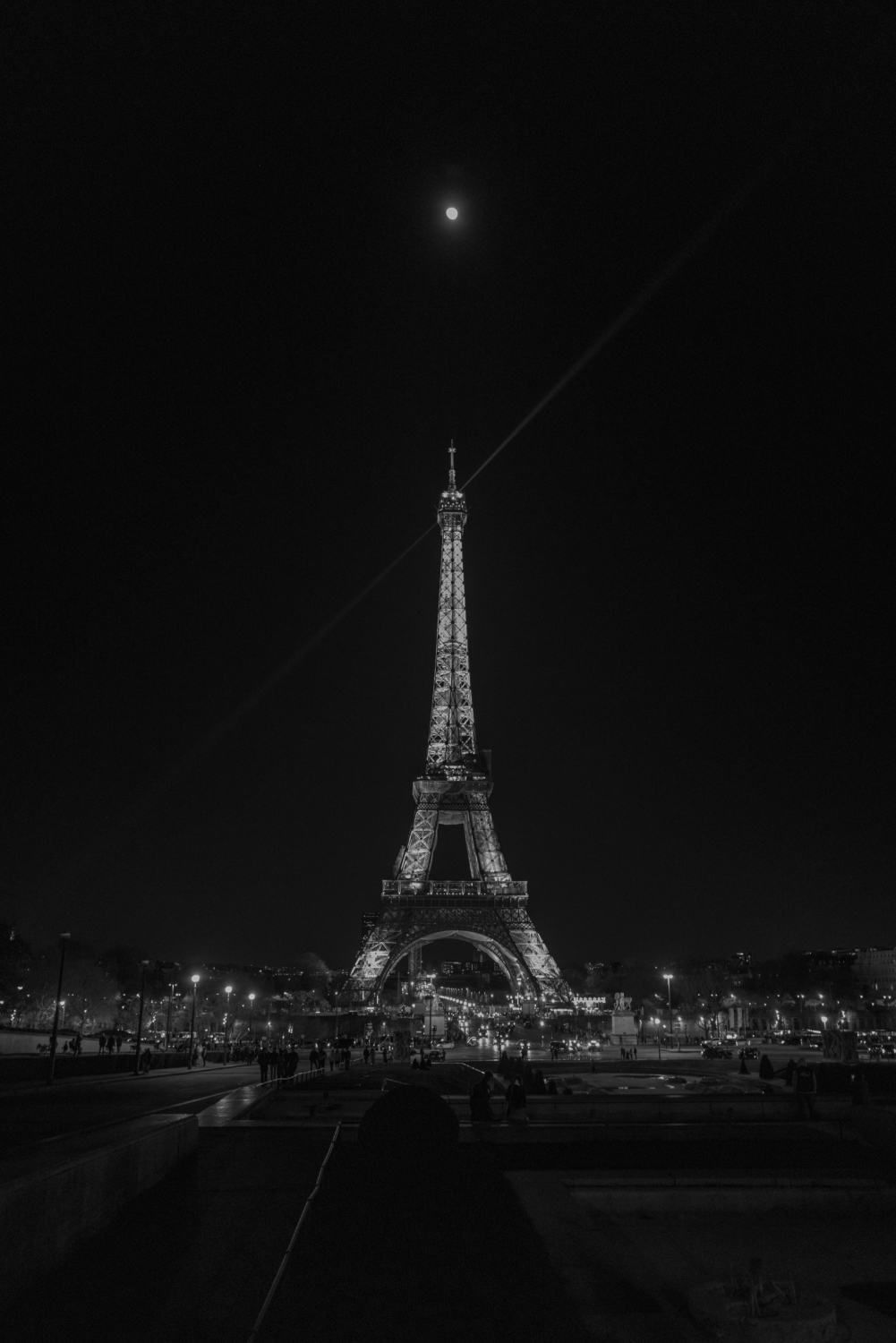 Eiffelturm im Lowlight - Streetfotografie